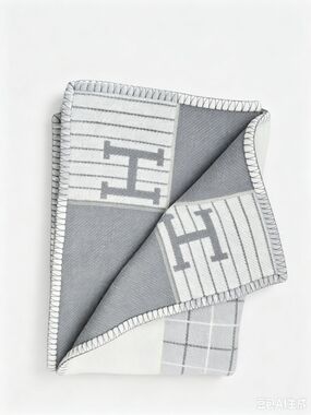 New in box HERMES Wool Cashmere Signature Avalon Blanket